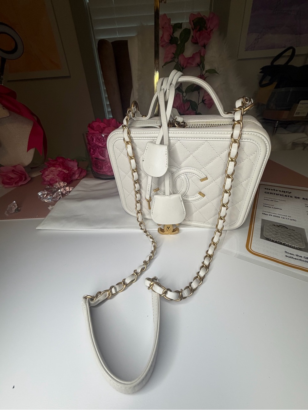 Authentic Chanel CC Filigree Vanity Case White Caviar Gold Hardware COA ICONIC - Picture 9 of 16